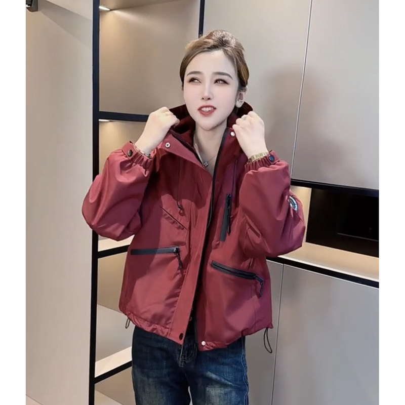冲锋衣女短款加棉外套2025秋冬季新款洋气小个子上衣连帽风衣棉衣