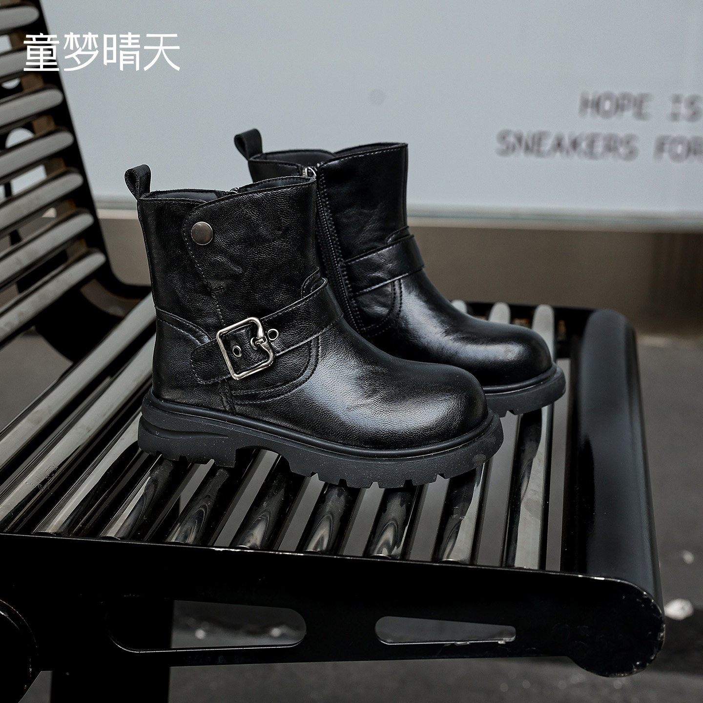 透气轻盈，给双脚一个舒适小窝！