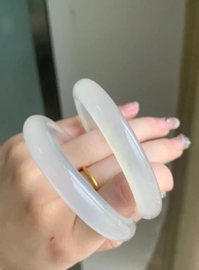 玉镯品质老客户购一档玛瑙手镯复白色冰种冰透白月光荔枝冻