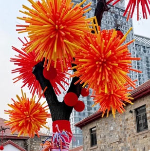 烟花树泡沫球装饰吊顶多彩白日焰火新年元宵节景区大树吊饰彩条棒