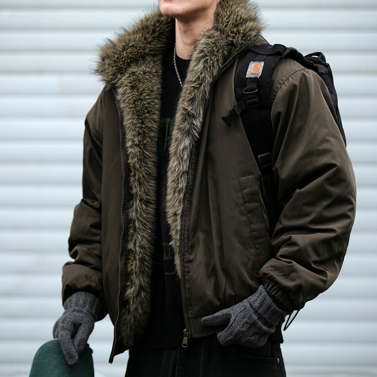 内里毛绒加厚保暖座山雕棉服男