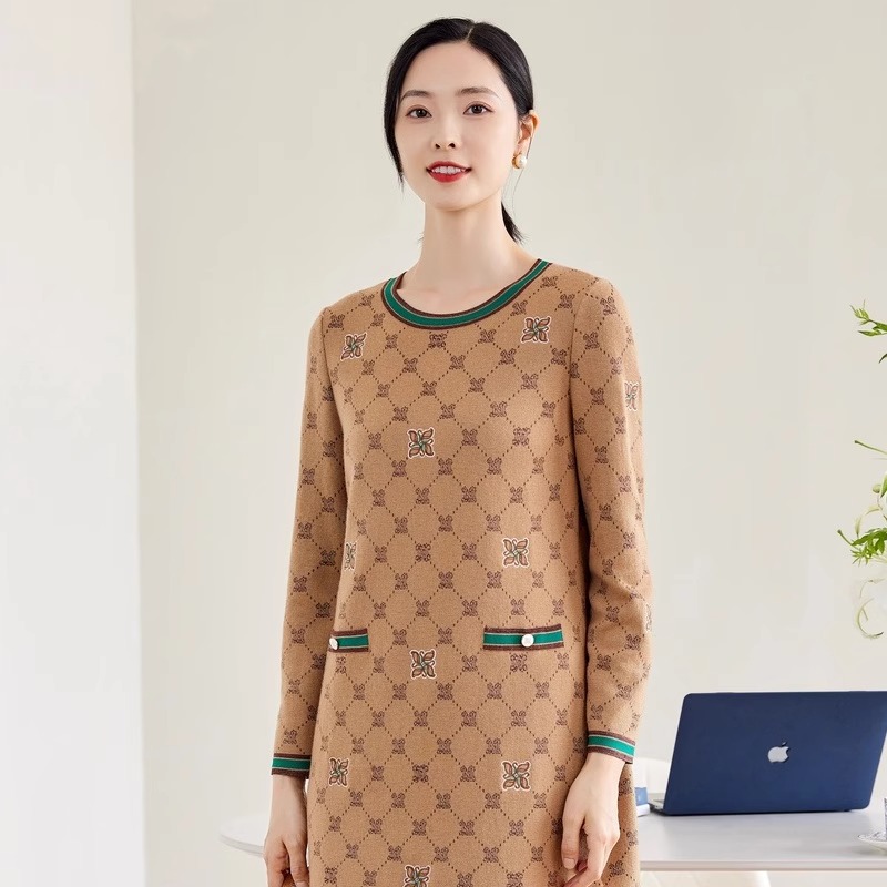 中年女士保暖时尚修身