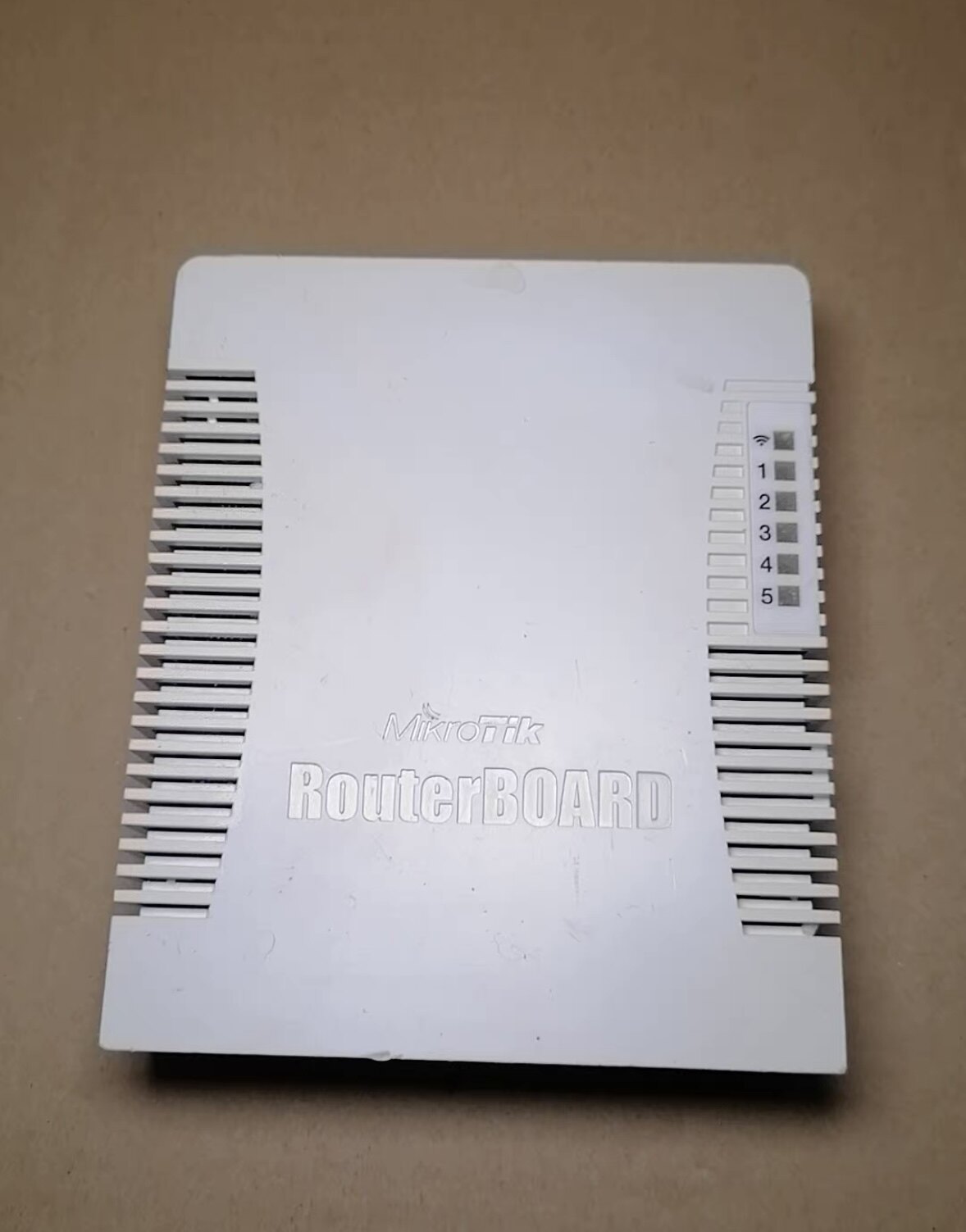 Mikrotik RB751U其它元器件