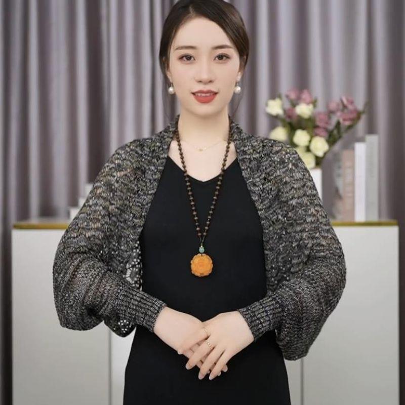 新款韩版百搭缎彩镂空长袖披肩女夏冰丝空调房披肩护颈椎开衫坎肩