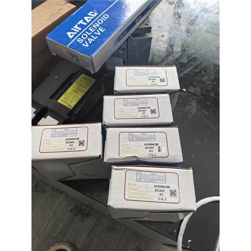 亚德客电磁阀3V206NCBI，
