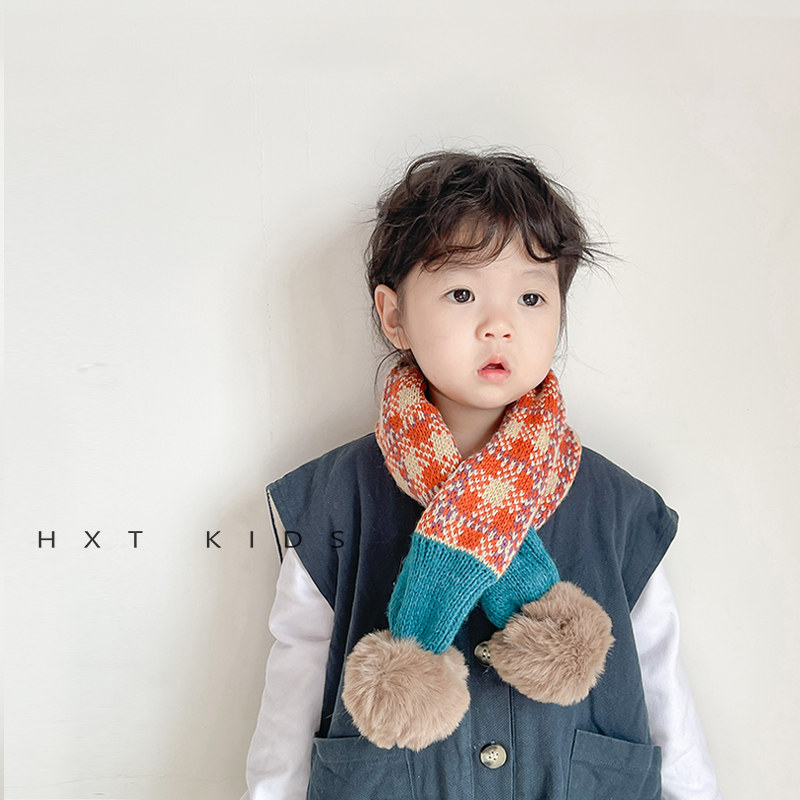 INS 한국어 색상 차단 어린이 크로스 스카프 겨울 소년과 소녀  한국어 스타일 모피 공 따뜻한 스카프