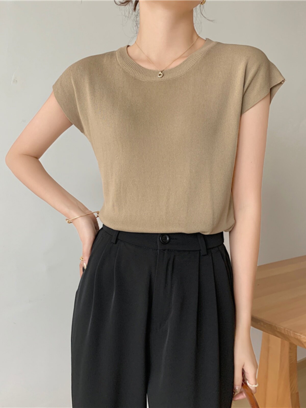 여성을위한 솔리드 컬러 블라우스 여름 얇은 느슨한 꽃 라운드 넥 반팔 티셔츠 짧은 레이디 솔리드 컬러 아이스 실크 스웨터