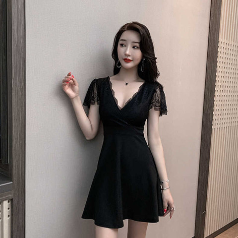 短裙V领遮肚子女2026夏季