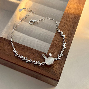 S925纯银兔年本命年兔子手链女2026年新款手绳猫眼石手镯生日礼物