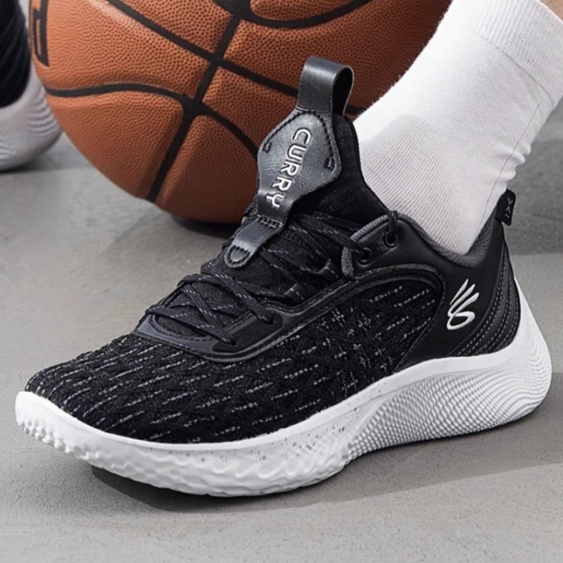 安德玛男子运动休闲篮球鞋