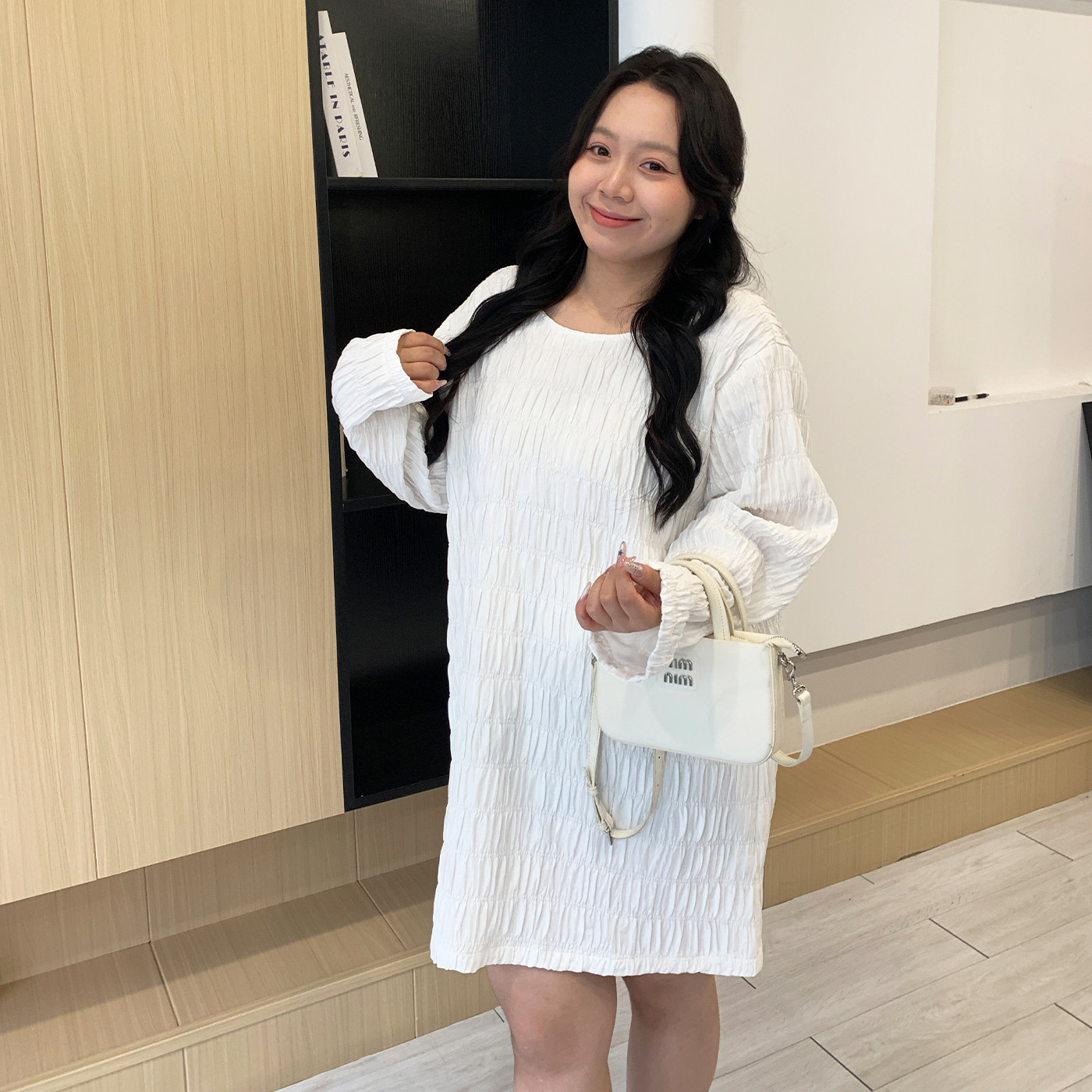 媛子家大码秋季通勤宽松遮肉显瘦胖mm简约褶皱后系带短连衣裙女