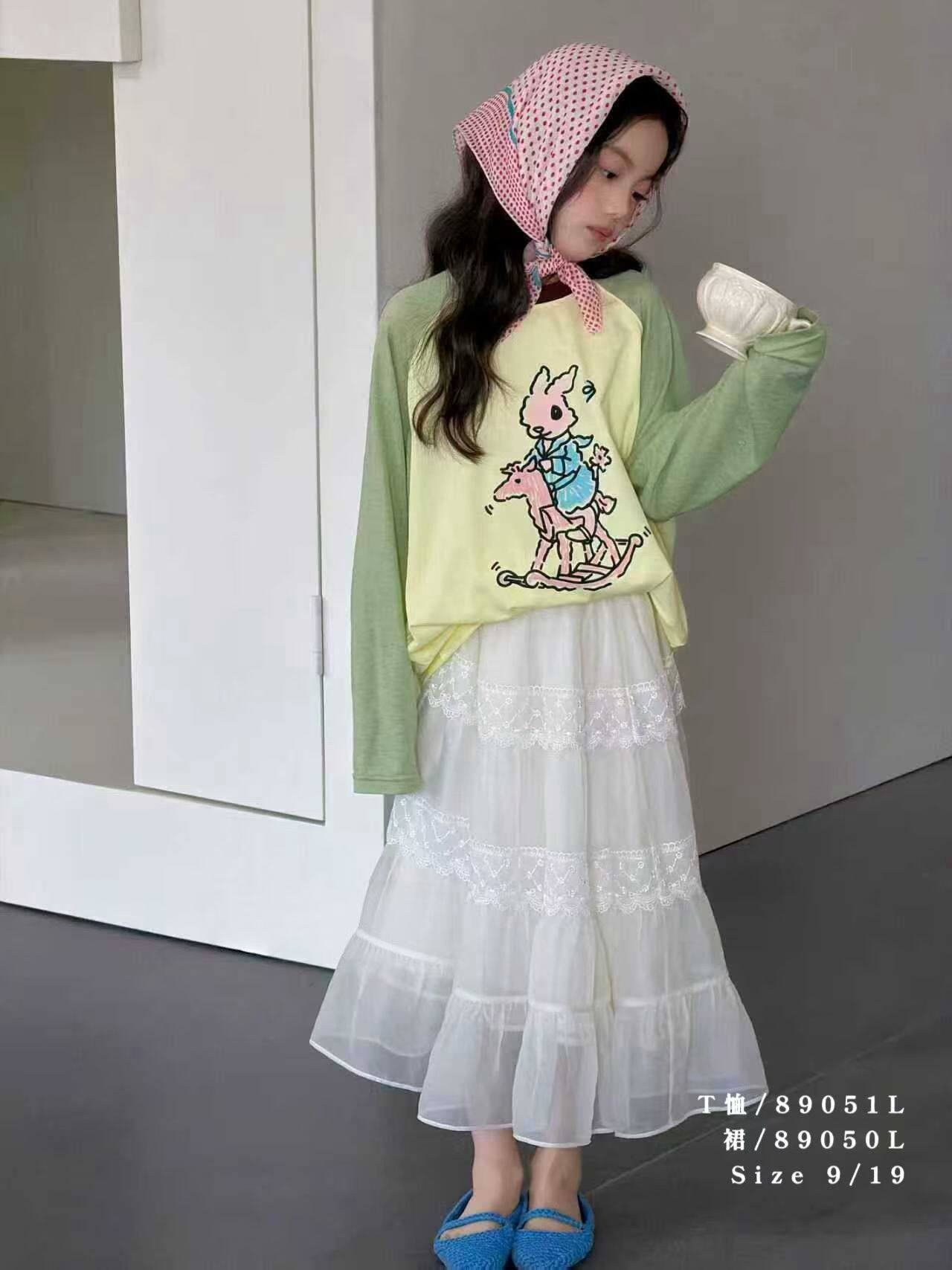 韩国童乐鱼童装2026春新款潮牌儿童女孩中大童百搭拼接撞色T恤