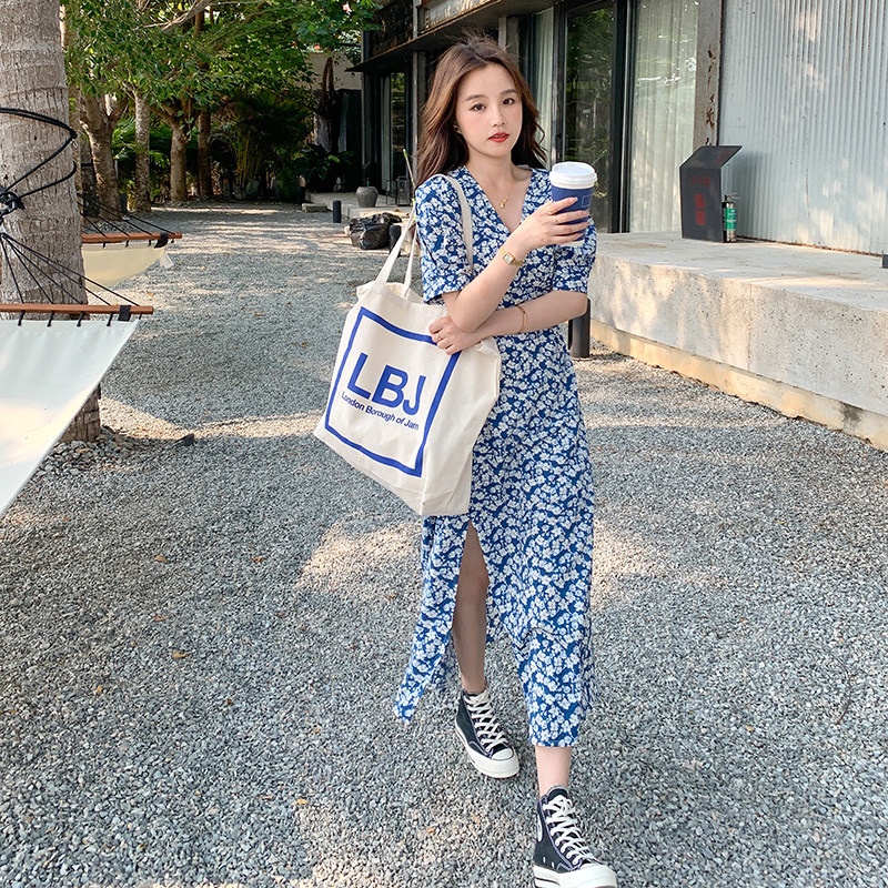 法式蓝色碎花泡泡袖连衣裙女夏2024新款修身显瘦森系小清新长裙，女装连衣裙，浙宝233