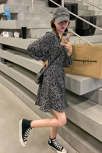 主推秋装韩版黑色碎花长袖连衣裙MMJ2163P90控价138大货