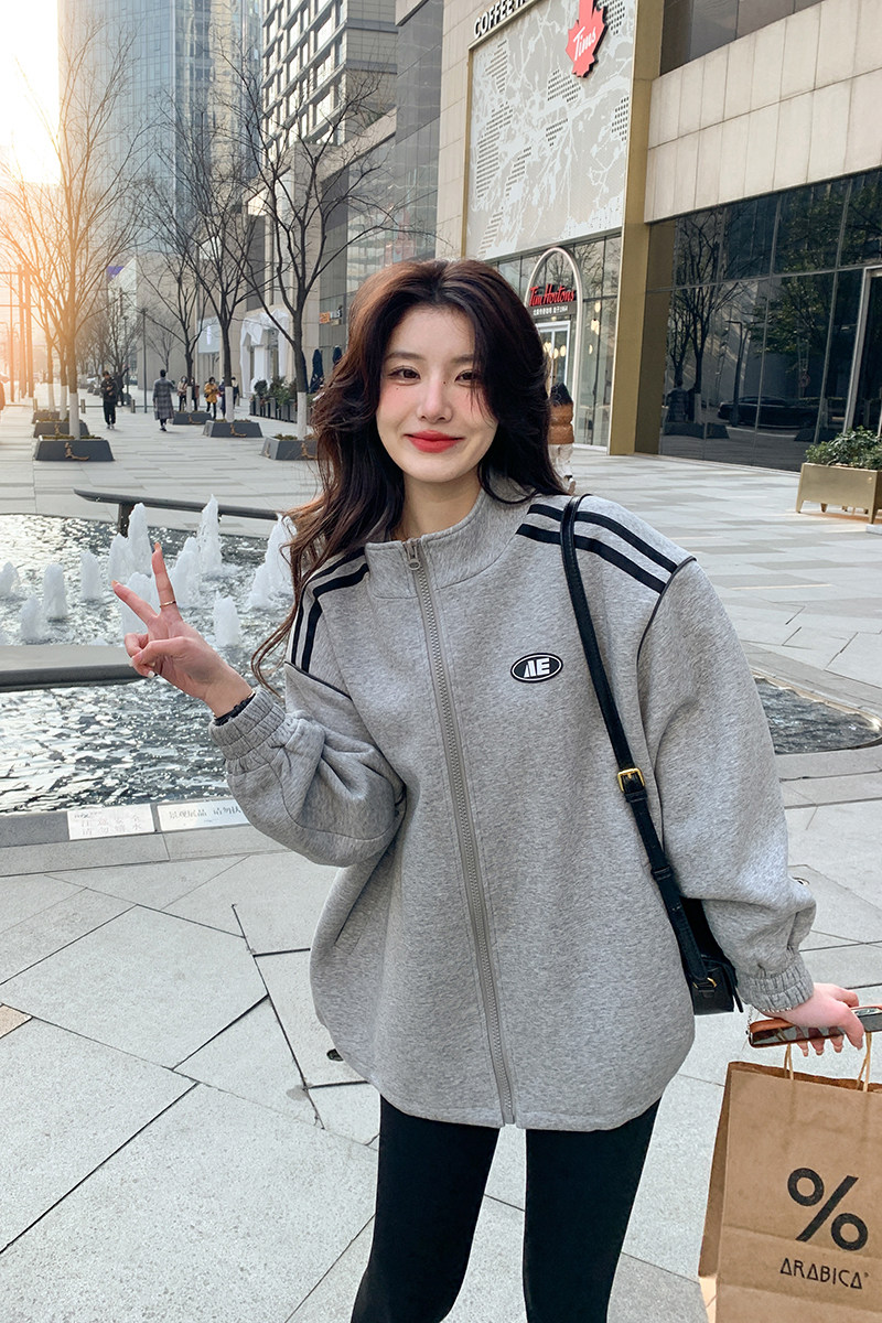主推22年春装新款学院风潮牌外套MMJ2218P120控价178已出货,女装短外套,浙宝233
