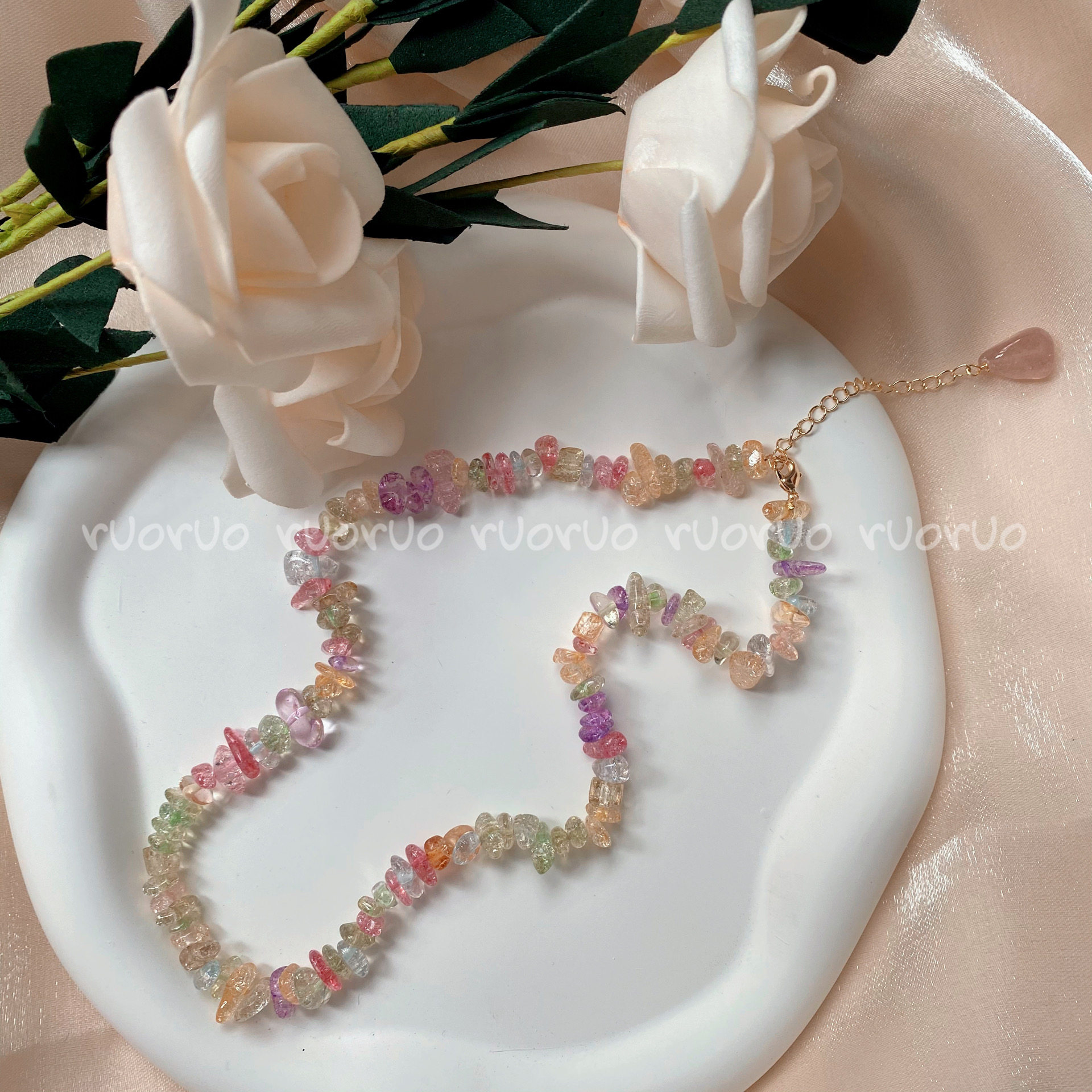 ruoruo新款手作设计感彩色水晶项链彩虹碎晶石梦幻甜美ins锁骨链