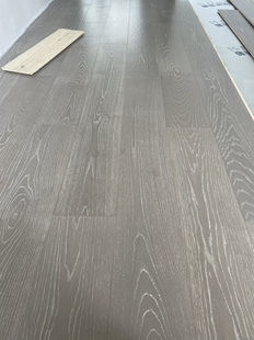 圣象地板海风柔灰KB5132三层实木地板30平方起购可享首平方39.9价