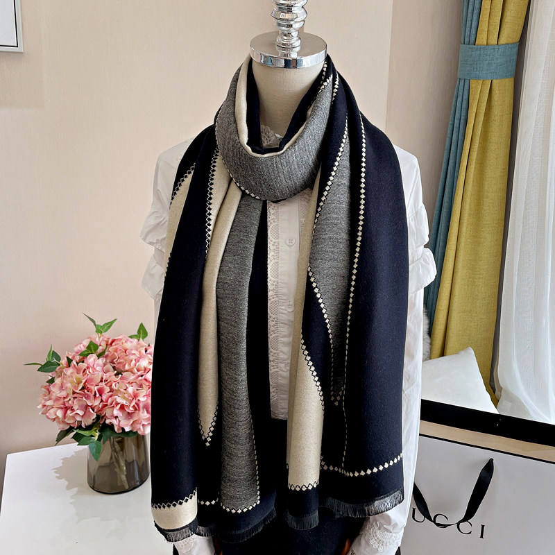 韩版围巾女冬季披肩简约大气拼色加厚保暖双面仿羊绒两用长款围脖