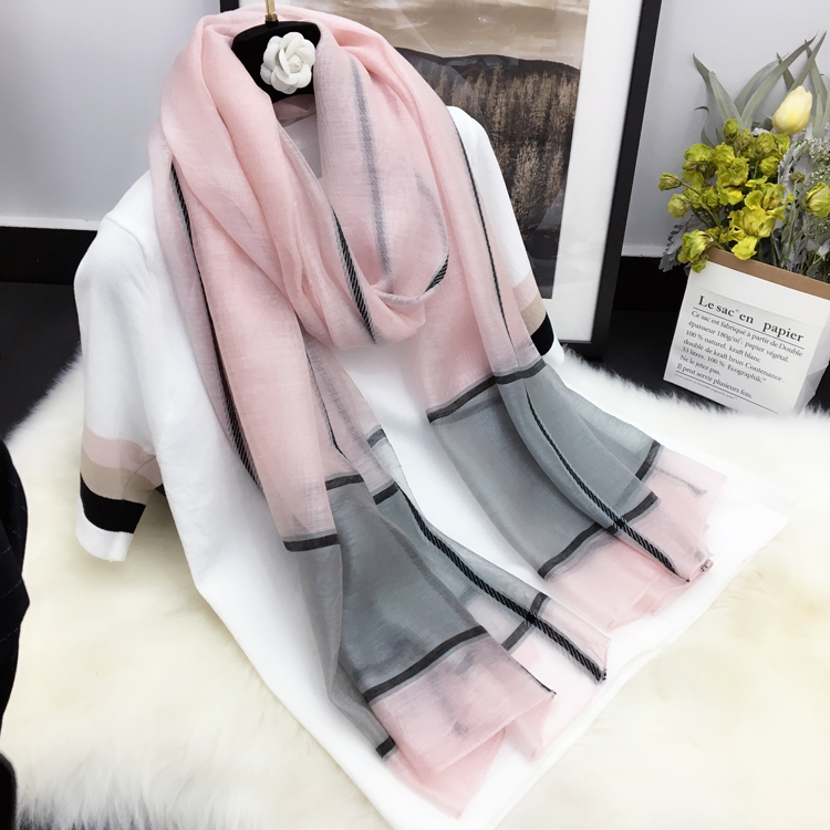 杭州丝绸纱巾围巾女春秋冬薄真丝羊毛桑蚕丝巾格子拼色长款女披肩