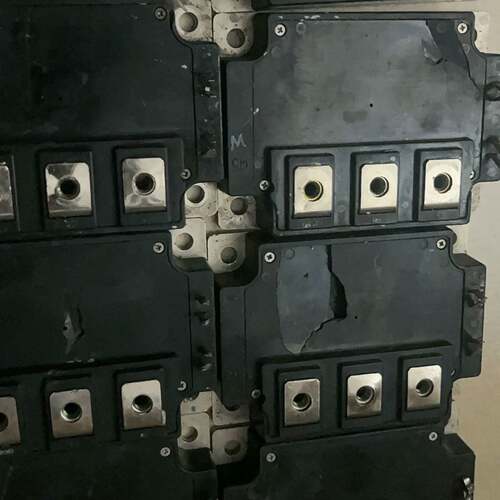 议价CM300DU-24F 模块盖子有点破损可维修翻新