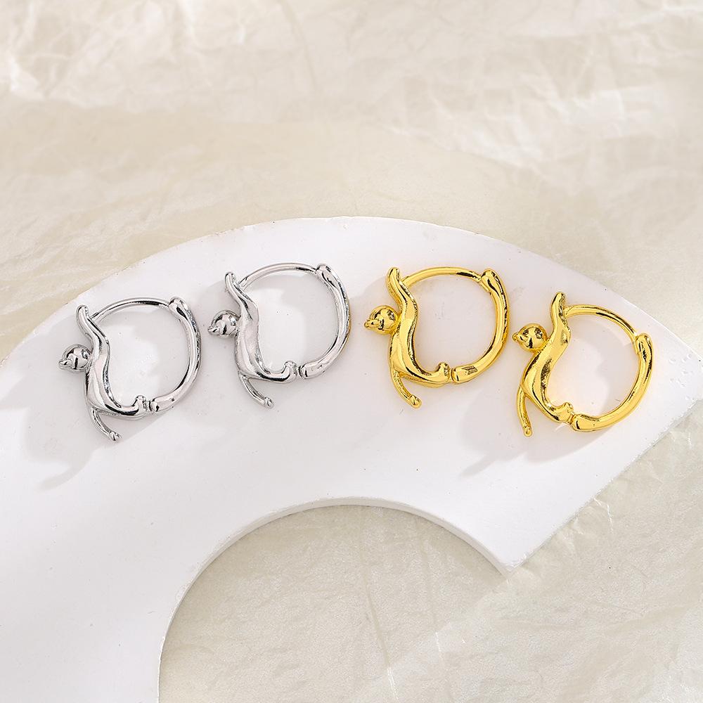 新款个性学生耳圈伸懒腰猫咪小众