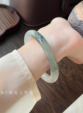 天然新疆天山翠不知春手镯女圆条冰种美人条飘花玉镯子年轻款礼物