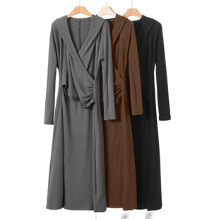 1099 氐 春装 褶皱拼接连帽磨绒连衣裙065 68%粘胶纤维