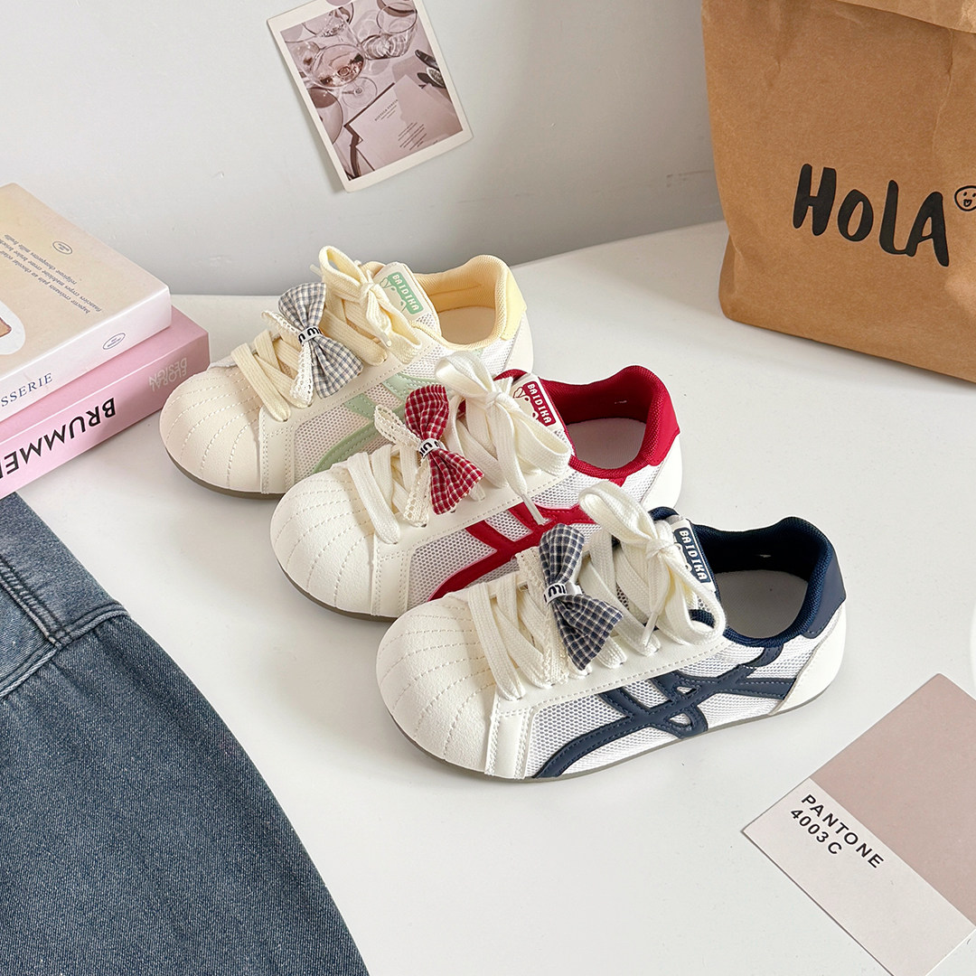 女童鞋子夏季2026新款透气网面运动休闲鞋大童学生软底百搭小白鞋