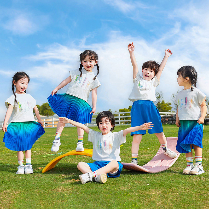 幼儿园六一演出服彩虹渐变