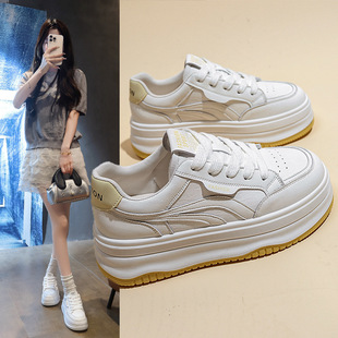 小白鞋2025夏季新款透气百搭女款增高小个子皮面爆款厚底板鞋超火