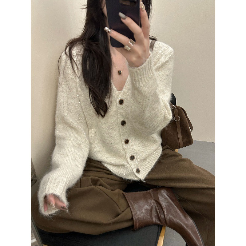 2025新款V领针织开衫女秋冬高级感气质亮片毛衣外套宽松显瘦上衣