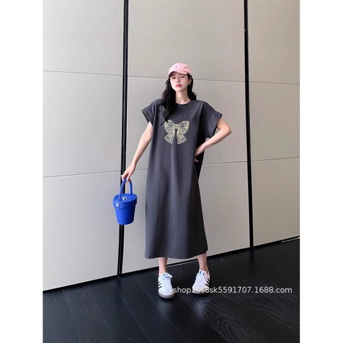 孕妇连衣裙夏季薄款2025新款宽松遮肚时尚印花T桖裙辣妈连衣裙