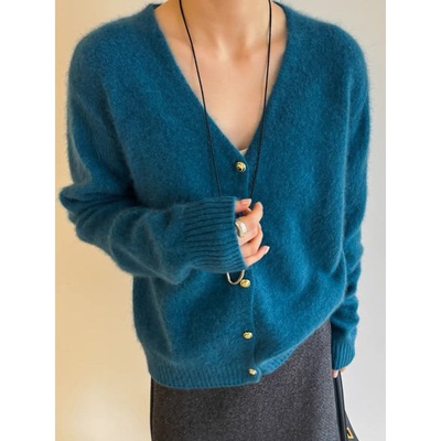 Sheep浣熊绒针织开衫女2025秋季新款韩版V领小金扣纯色软糯毛衣潮