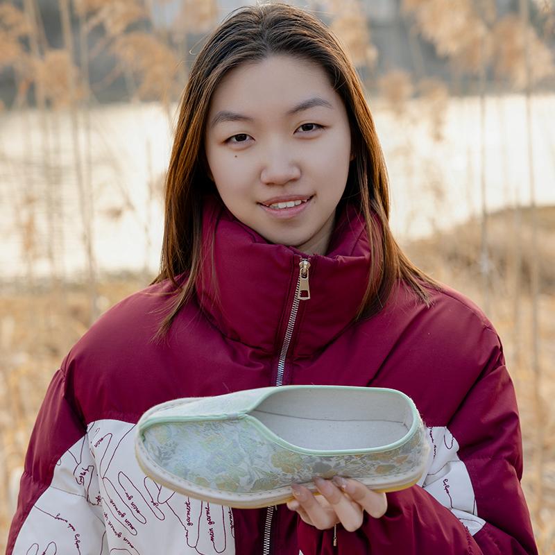 千层底布鞋女款春季新款时尚洋气透气绣花休闲软底吸汗平底手工鞋