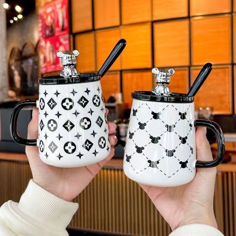 进口高颜值陶瓷水杯子带盖勺女生可爱情侣马克杯办公室早餐咖啡杯