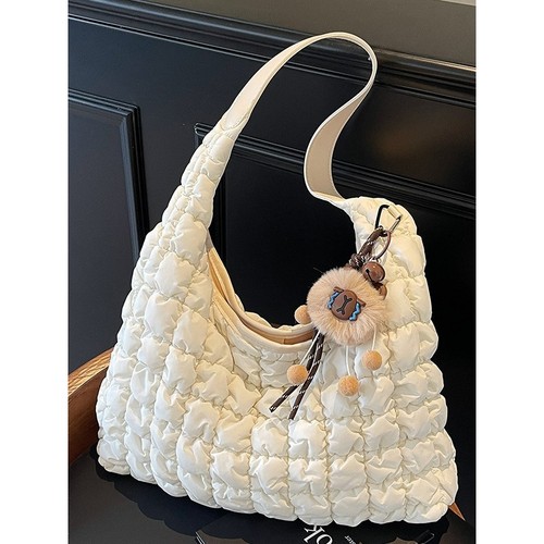 进口跨境韩国褶皱云朵包时尚单肩手提饺子包大容量羽绒棉腋下包