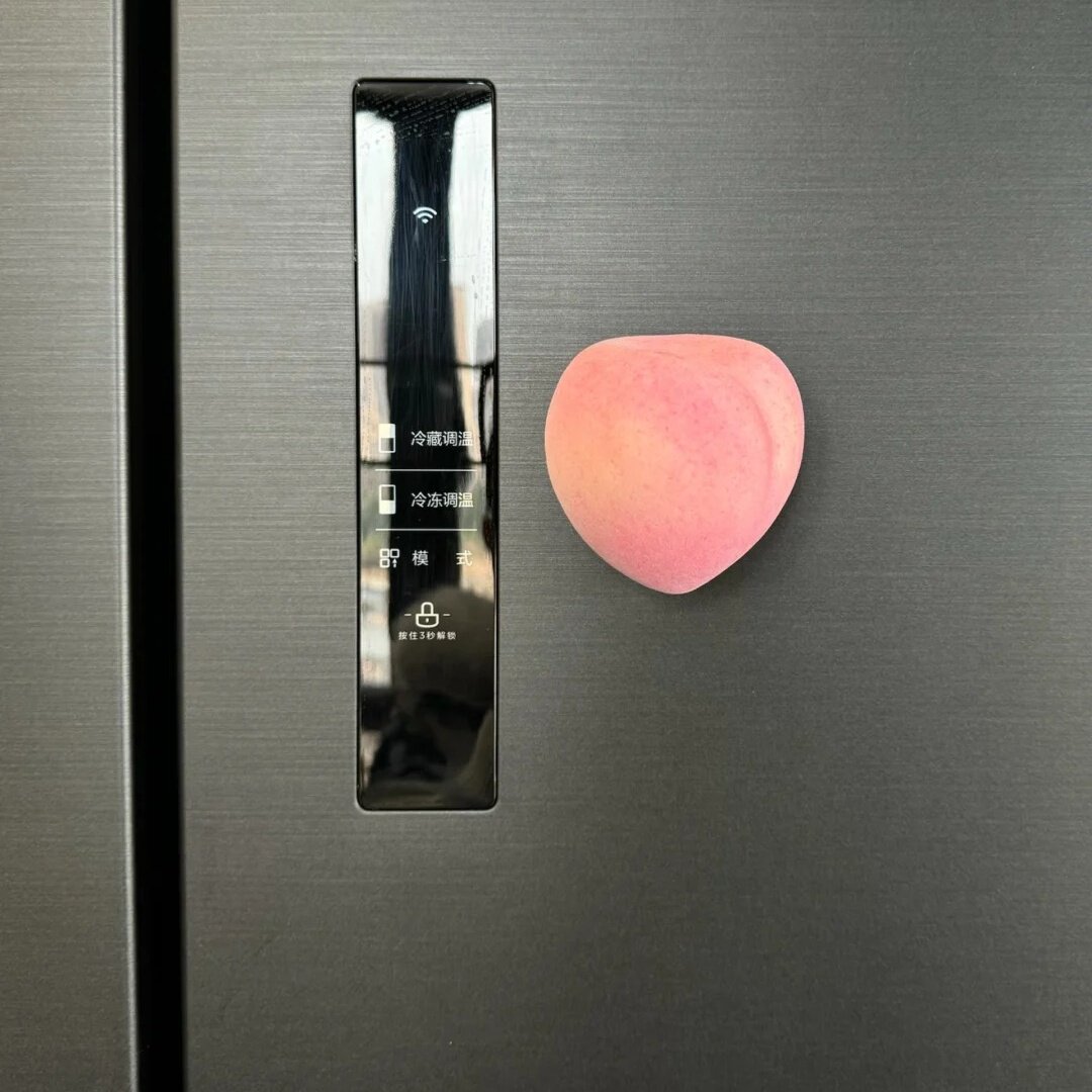 冰箱贴2026新款个性创意磁吸小物件桃子磁性贴仿真水果家居装饰品