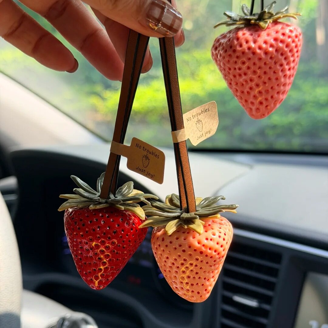 草莓车挂挂绳式高级感水果挂饰小众少女心吊饰车内后视镜装饰配饰