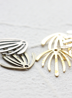 DIY饰品黄铜配件叶子植物几何图形挂件吊坠镀金银铜绿古色(4590C)