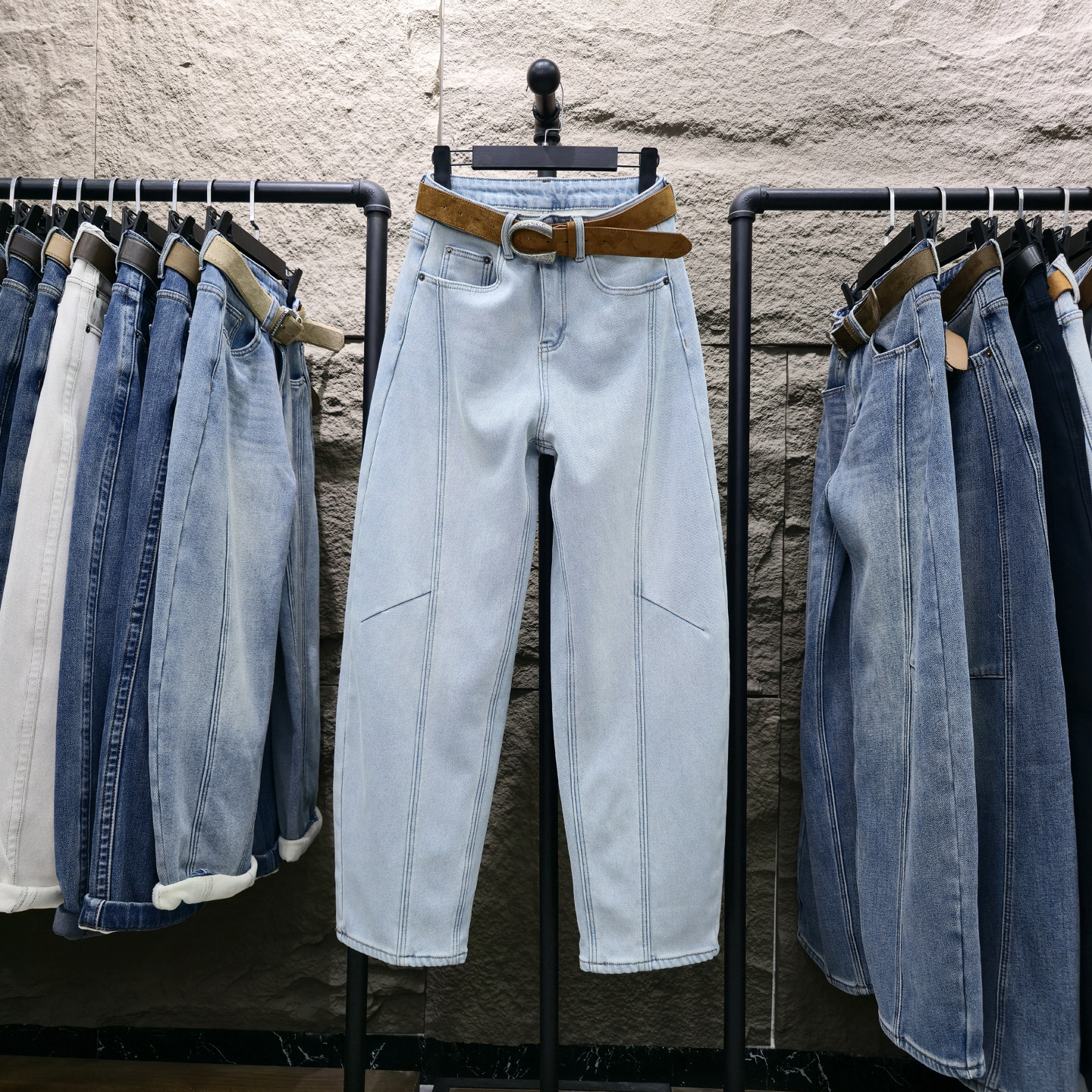 冬季新款浅蓝色阔腿牛仔裤女加绒保暖高腰显瘦休闲弯刀长裤拖地裤