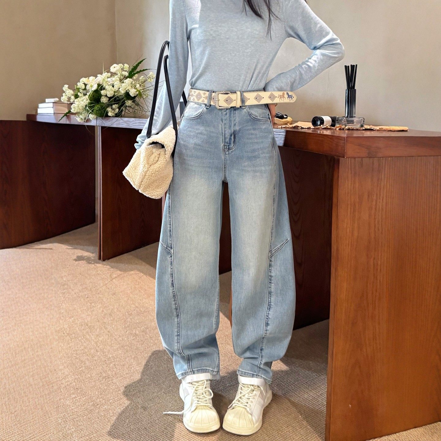 春新款阔腿牛仔裤女宽松高腰显瘦浅蓝色弯刀裤休闲长裤垂感拖地裤,女装/女士精品,牛仔裤,淘宝优惠券,粉丝福利购,淘宝优惠卷