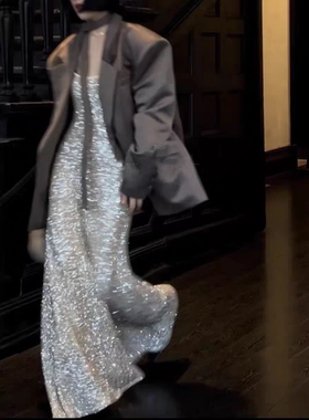 大码女装小众性感背心吊带连衣裙炸裂亮片晚宴会生日战袍轻礼服