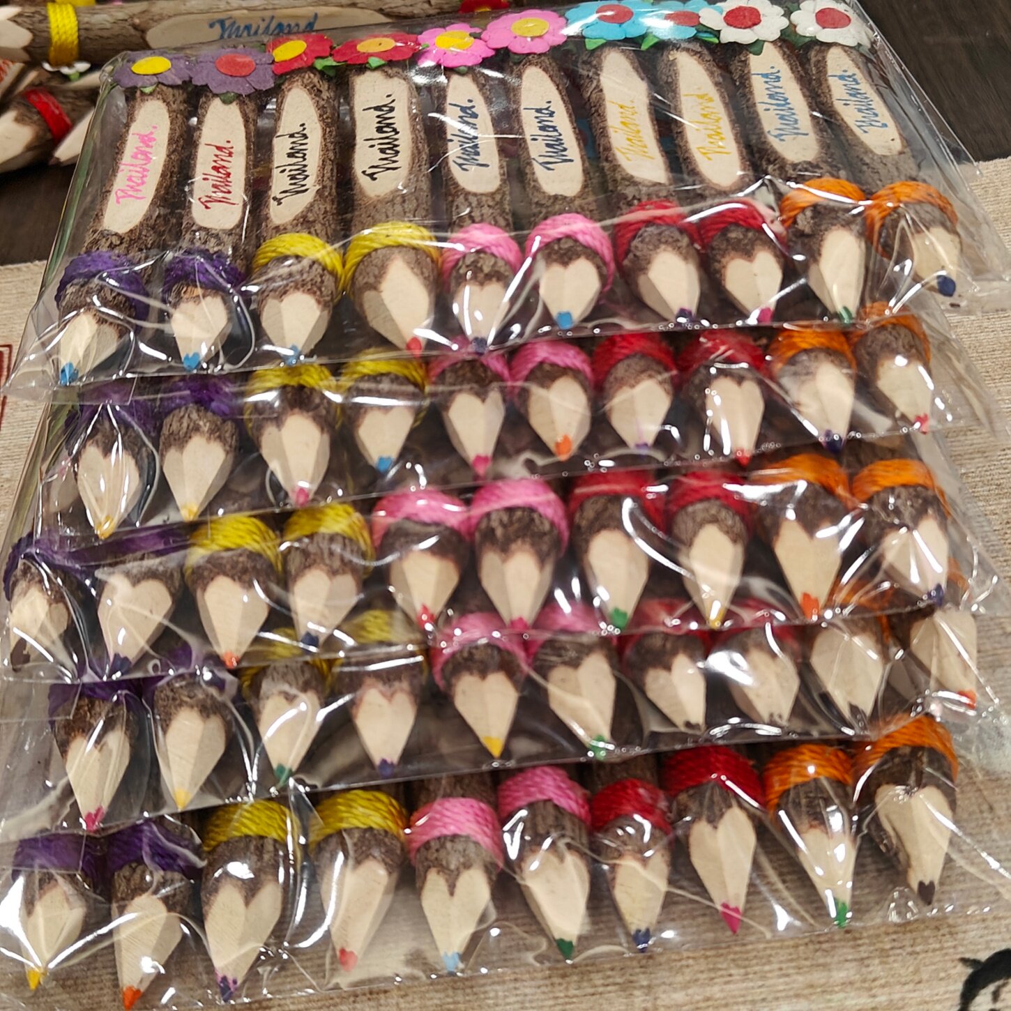 泰国原木手工带字黑芯铅笔纪念品
