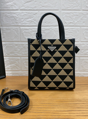 保罗彼得 女士新款包包 托特包 织物老花面料 斜跨 单肩BGBB72850