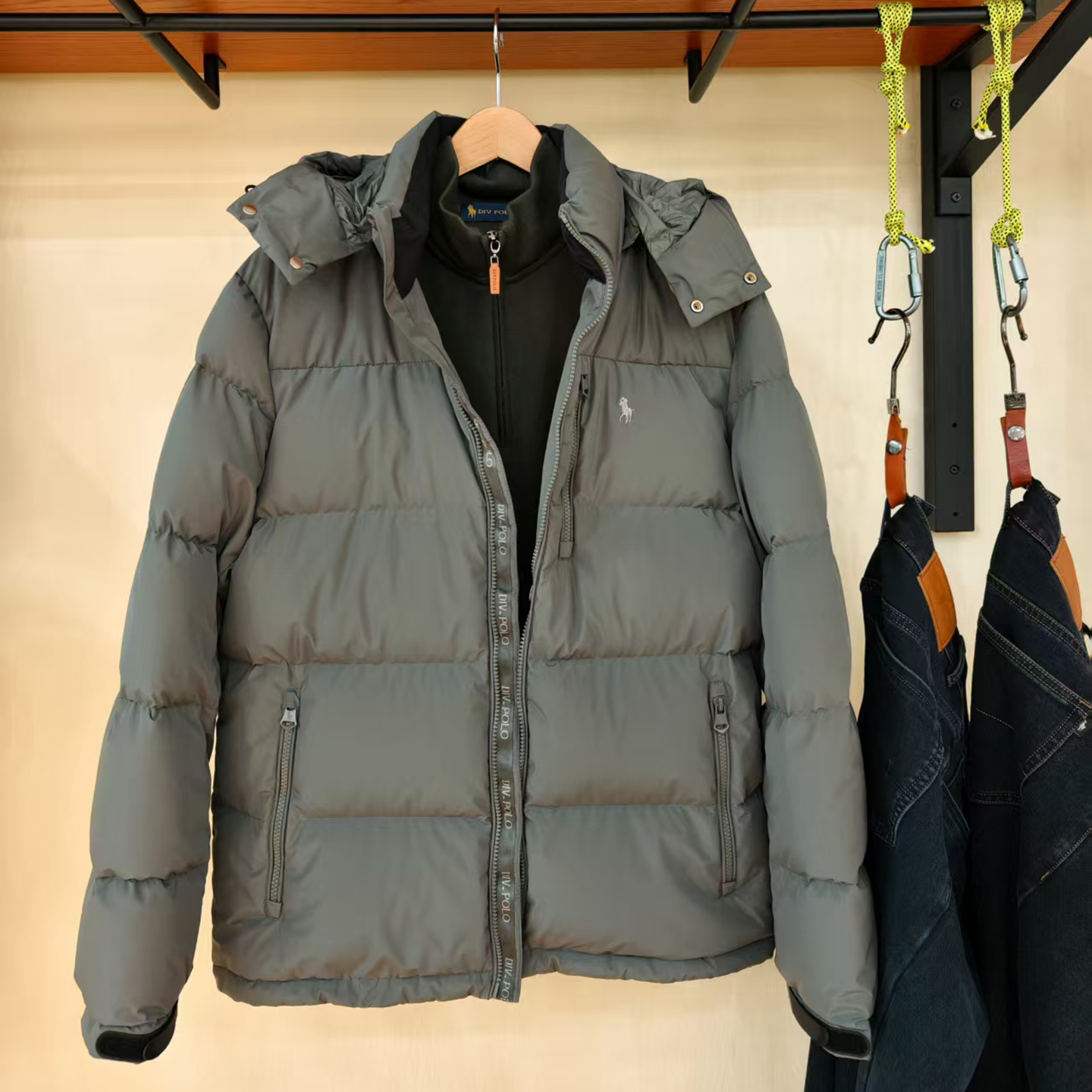 男士连帽羽绒服可拆帽休闲舒适