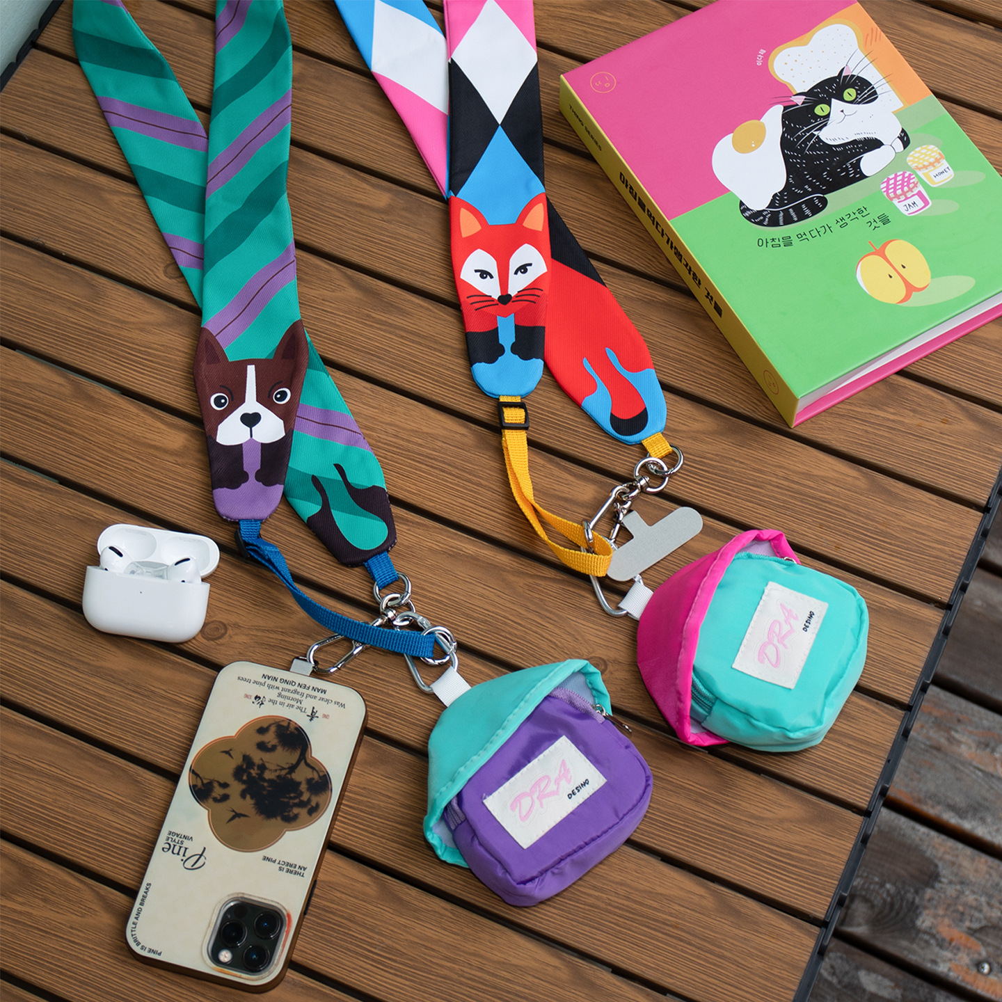 手机背带新款动物可爱通用手机壳背夹挂脖绳斜挎可拆卸调节防丢摔