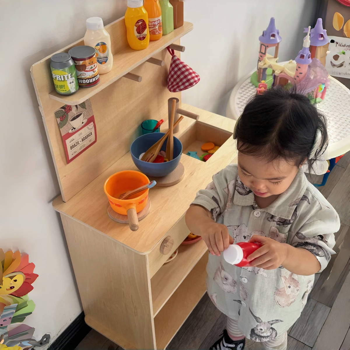 很自然质朴的传真实木过家家玩具
