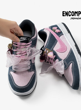 Nike DUNK Remake 蓝粉牛仔 刺绣草莓挂饰 少女休闲鞋 ENCOMPASS