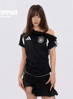 Adidas Remake足球俱乐部 荷叶边斜肩Jerseyfit辣妹T恤 ENCOMPASS