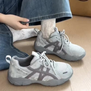 百搭增高登山鞋 灰色网面休闲透气运动鞋 女2026新款 复古厚底德训鞋